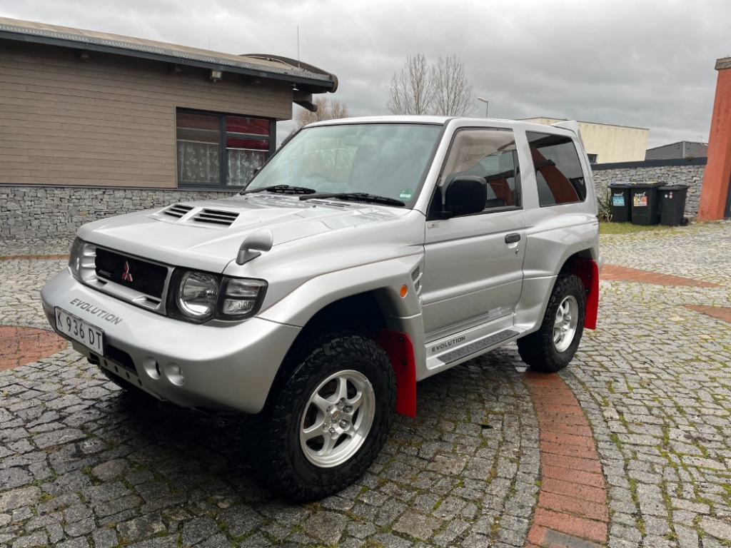 Mitsubishi Pajero Evolution